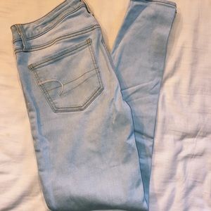 Light Wash American Eagle Jeans
